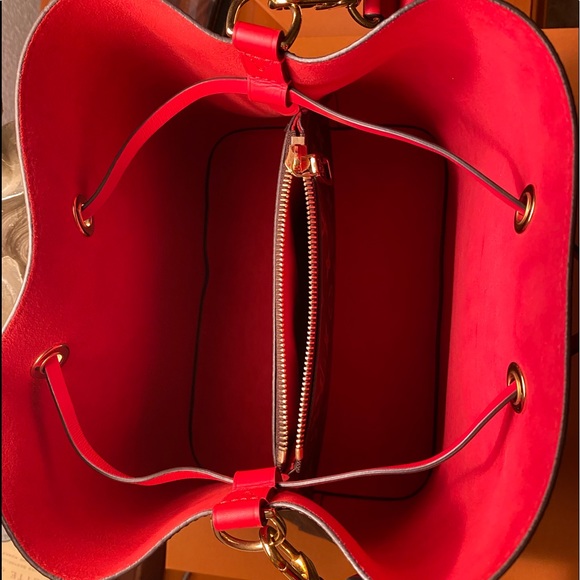 Louis Vuitton Neo Noe MM - Picture 5 of 9